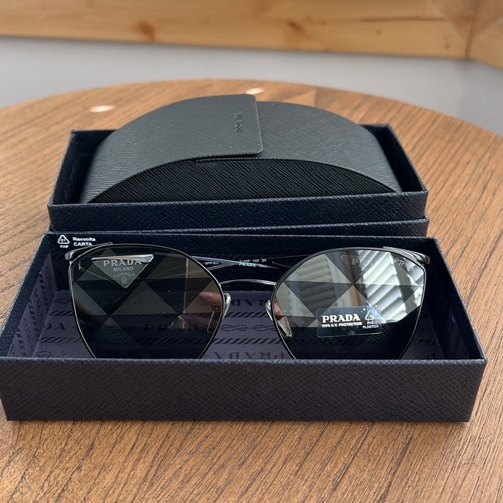 NWT🔥 Prada ✨ PR 50ZS 1AB03T Black Metal Fashion Sunglasses Grey Mirror Lens ✨ - Picture 5 of 9